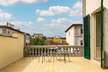 Deluxe Room, 1 King Bed, Terrace