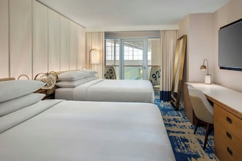 Room, 2 Queen Beds, Interior Balcony