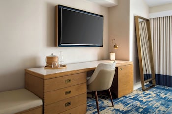 Room, 2 Queen Beds (Mobility Accessible, Roll-in Shower)