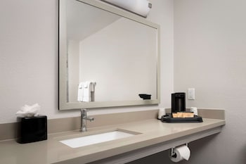 Room, 2 Double Beds, Non Smoking (Upgrade)