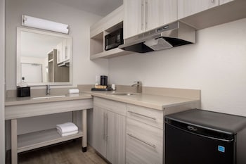 Standard Room, 2 Double Beds, Non Smoking