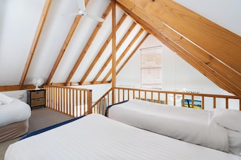 Chalet - 2 Bedroom,1 Bathroom
