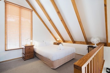 Chalet - 2 Bedroom,1 Bathroom