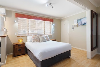 Large queen Room