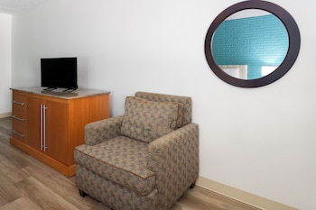 Standard Single Room, Non Smoking (Room with 2 Double Bed Disability)