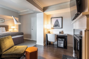 Room, 1 King Bed, Accessible (Mobility, Roll-In Shower)