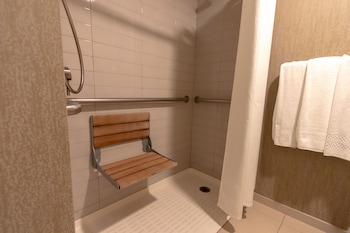 Room, 2 Queen Beds, Accessible (Mobility, Roll-In Shower)