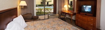 Standard Room, Smoking