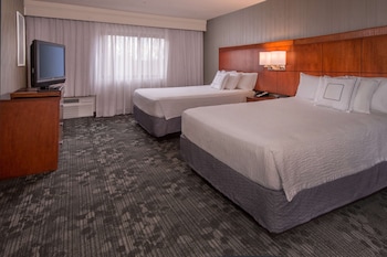 Room, 2 Queen Beds, Accessible (Mobility/Hearing Roll in Shower)