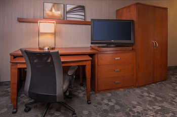 Room, 2 Queen Beds, Accessible (Mobility/Hearing Roll in Shower)