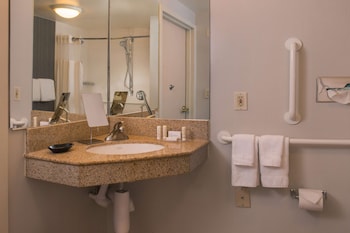 Suite, 2 Queen Beds, Accessible (Mobility/Hearing Tub One Bedroom)