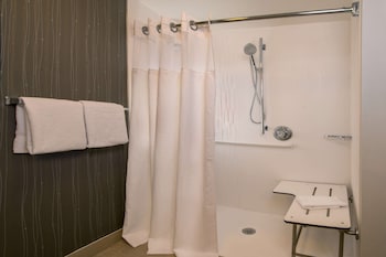 Room, 2 Queen Beds, Accessible (Mobility/Hearing Roll in Shower)