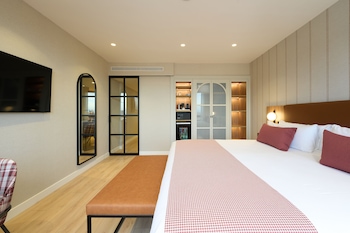 Premium Suite (Single Use)