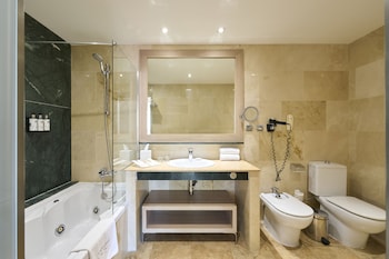 Triple Room (3 adults)