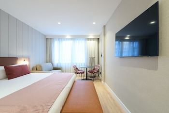 Premium Room (Superior, Single Use)