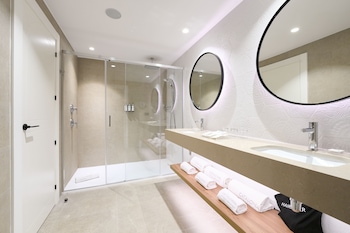 Premium Triple Room