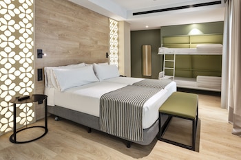 Premium Quadruple Room (2 Adults + 2 Children)