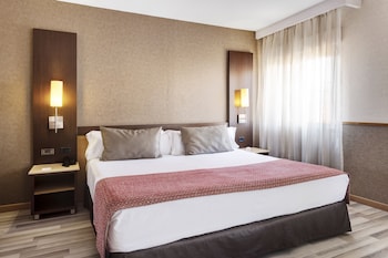 Triple Room (2 Adults + 1 Child)