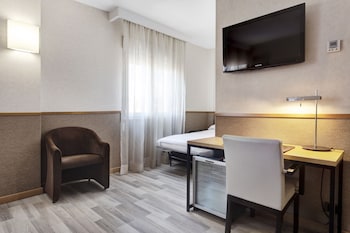 Triple Room (2 Adults + 1 Child)