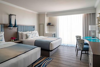 Room, 2 Queen Beds, Balcony, Partial Ocean View