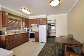 Standard Room, 2 Queen Beds, Non Smoking, Kitchen (Third bed is a Sofabed, Full Kitchen)
