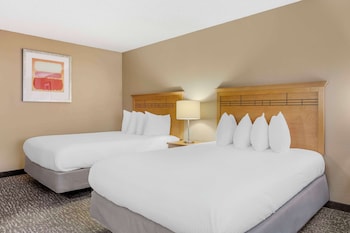 Suite, 2 Queen Beds, Non Smoking