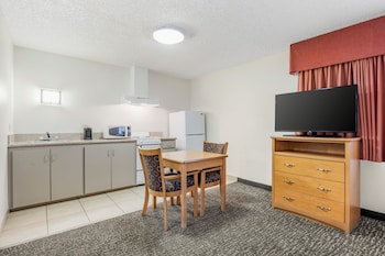 Suite, 1 Queen Bed, Non Smoking