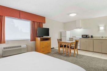 Suite, 2 Queen Beds, Non Smoking