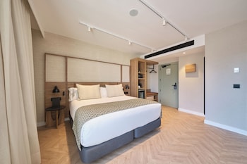 Deluxe Double Room Single Use