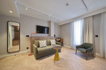 Deluxe Double Room Single Use