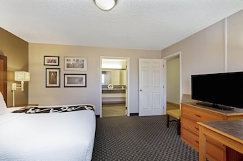 Deluxe Suite, 1 Bedroom, Non Smoking (1 King Bed)