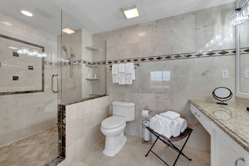 Bay View Penthouse Suite