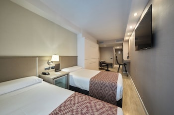 Family Room (2 adults + 2 children)