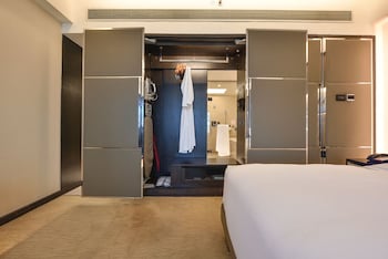 Premier Double Room (West Wing)