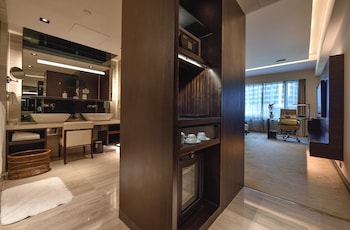 Premier Double Room (West Wing)