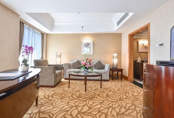 Suite, 1 Double Bed, Corner (East Wing)