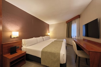 Family Room (2 adults + 2 children)