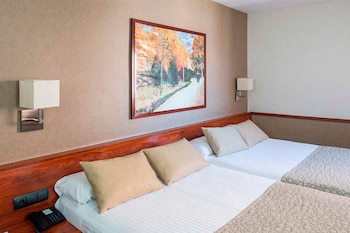 Family Room (4 adults)