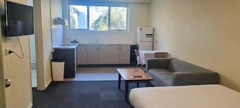 Serviced Apartment