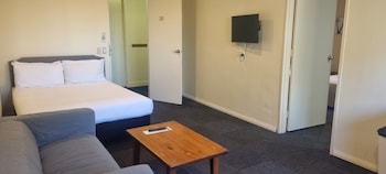 Serviced Apartment