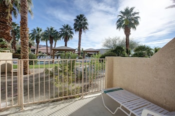 Room, Multiple Beds, Pool Access, Poolside (Poolside Mini Suite)