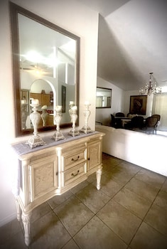 Family Villa, Multiple Beds (Villa Eight, 241 Ft from Resort  3 Be)