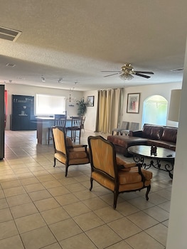 Family Villa, Multiple Beds (Villa Nine, .2 Miles from Resort, 3 B)