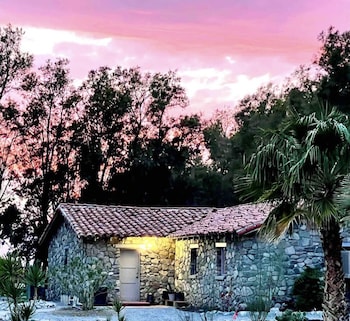 Exclusive Villa, Multiple Beds (Pickford Palms Estate C House, 6 mi f)