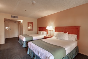 Room, 2 Queen Beds, Balcony, Pool View