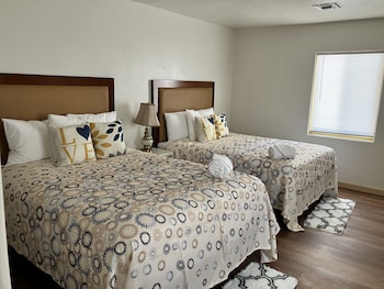 Exclusive Villa, Multiple Beds (Pickford Palms Estate C House, 6 mi f)