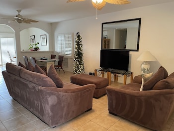 Family Villa, Multiple Beds (Villa Ten, .2 Miles from Resort, 4 Be)
