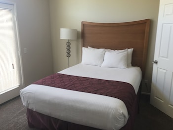 Family Villa, Multiple Beds (Villa Seven, 375 Ft from Resort. 3 Be)