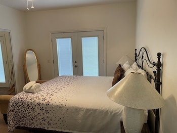 Family Villa, Multiple Beds (Villa Ten, .2 Miles from Resort, 4 Be)