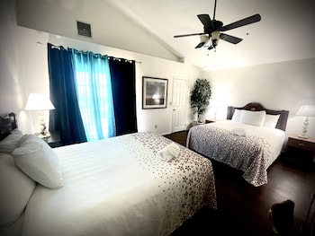 Family Villa, Multiple Beds, 2 Bathrooms (Villa One, 410 Ft from Resort, 3 Bedr)